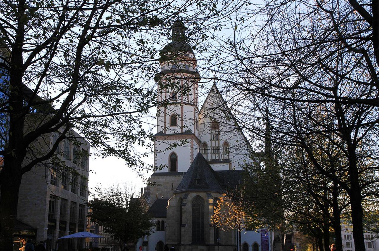 Haus Mit Kunst Zwischen Wald Und See لبسيا المظهر الخارجي الصورة